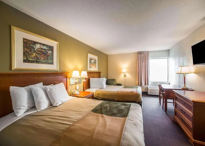 Econo Lodge *