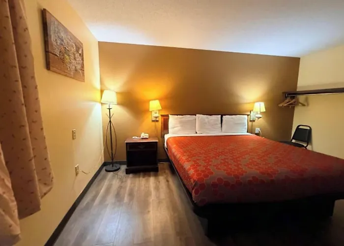 Econo Lodge *