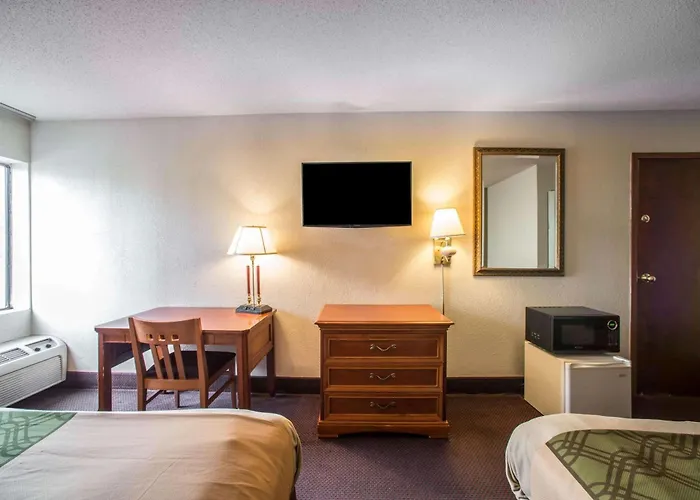 Econo Lodge *